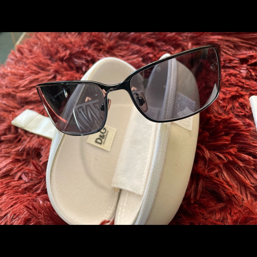 D&G sunglasses. Authentic. In original case. - Picture 6 of 16
